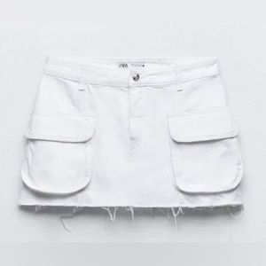 Zara size 25 white denim cargo skirt